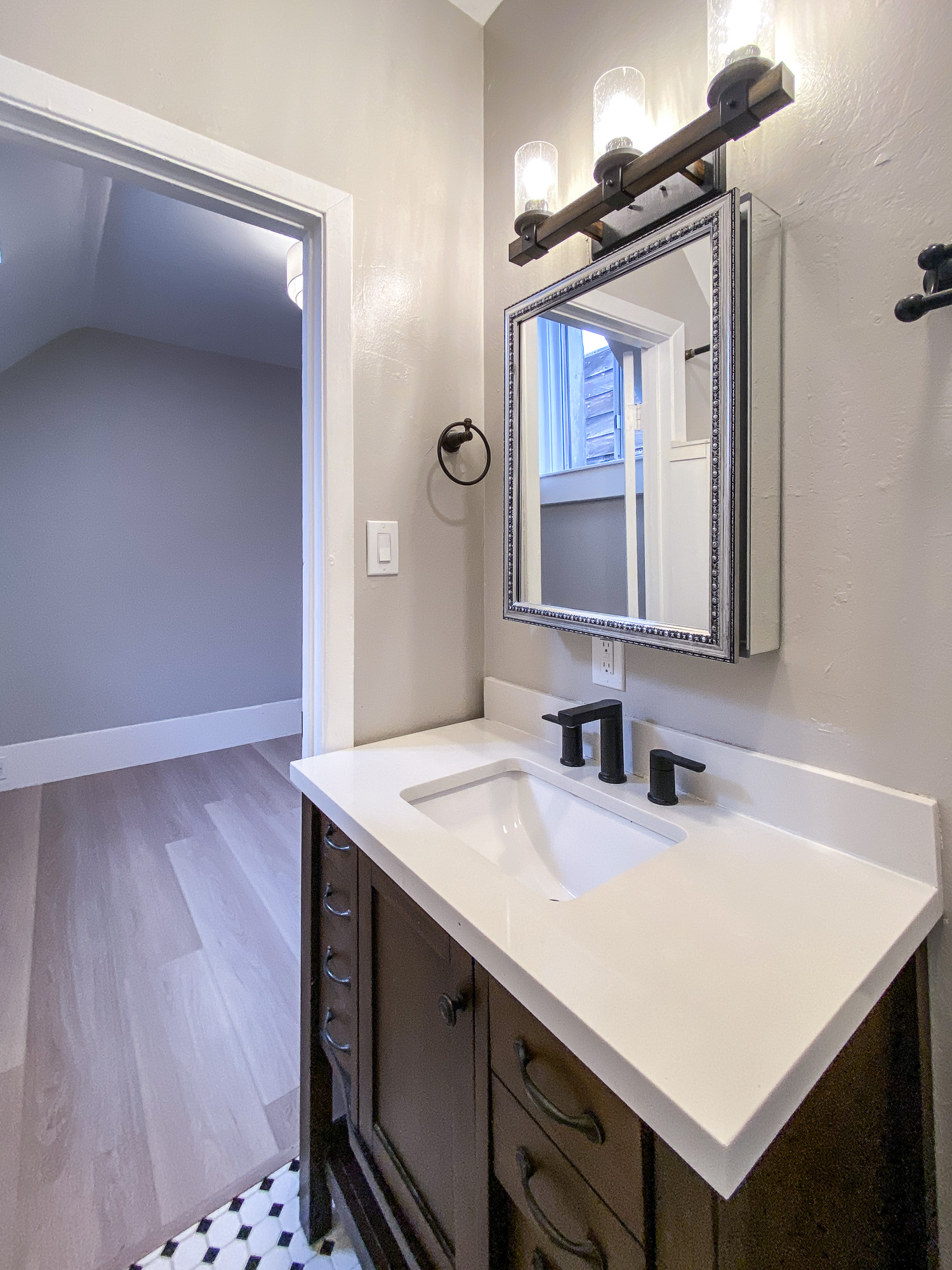 Apartment 3 photo 15